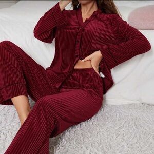 Burgundy Velvet Pijama Set